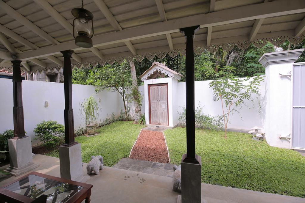 Villa Lotus Hikkaduwa Exterior photo