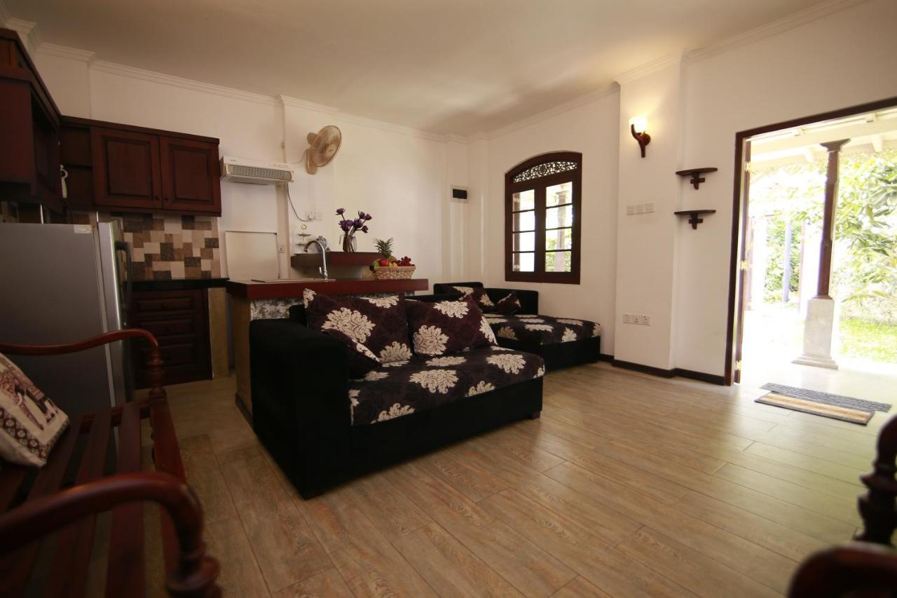 Villa Lotus Hikkaduwa Exterior photo